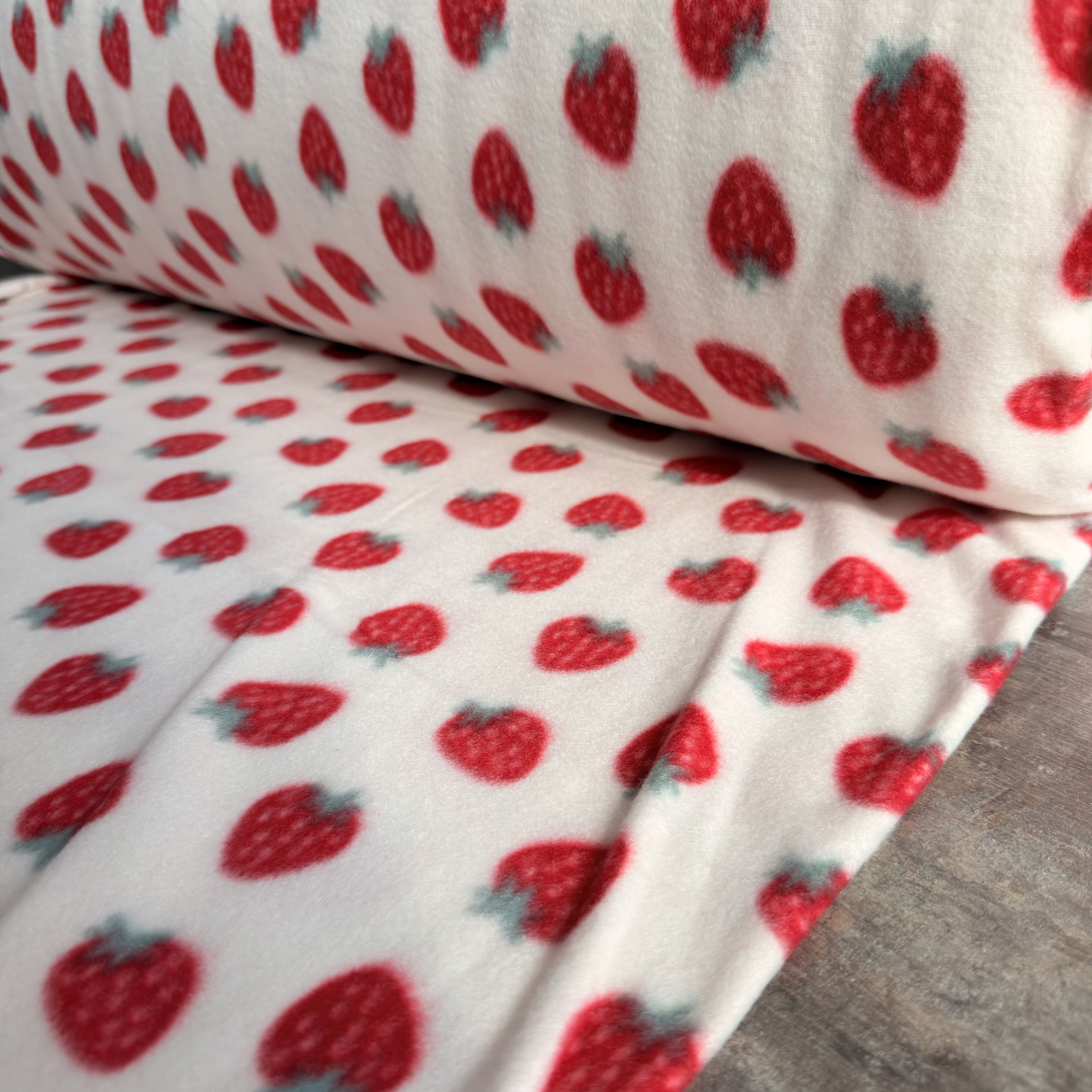 Soft estampado morango fundo branco