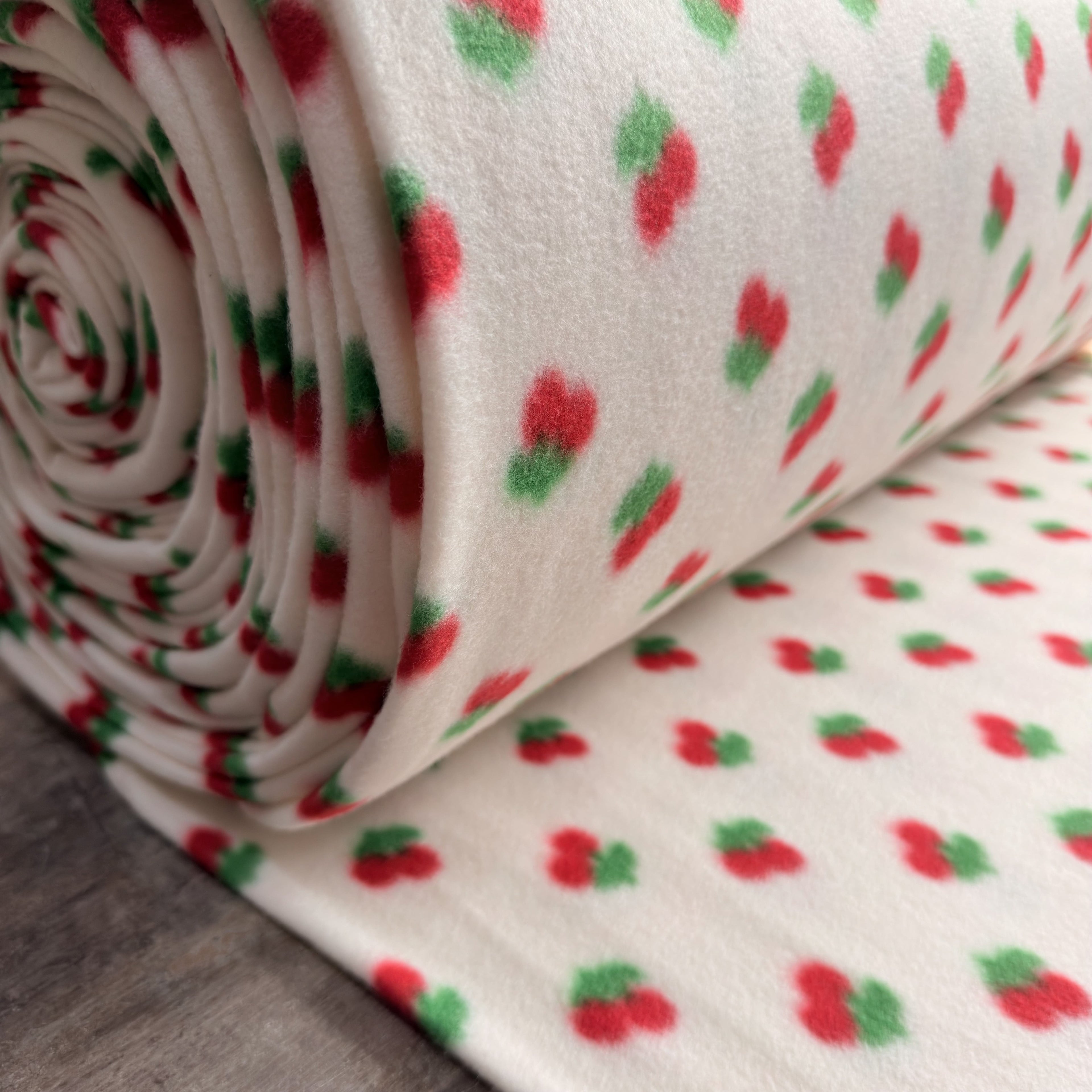 Soft estampado cereja fundo branco