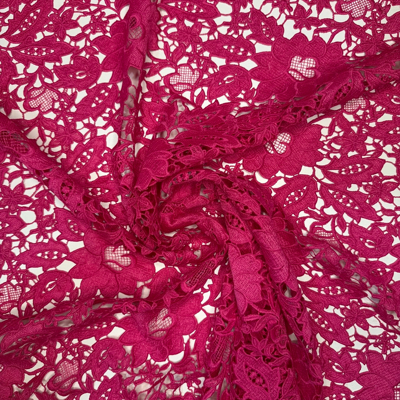 Tecido Guipir Floral Vazado Rosa Pink