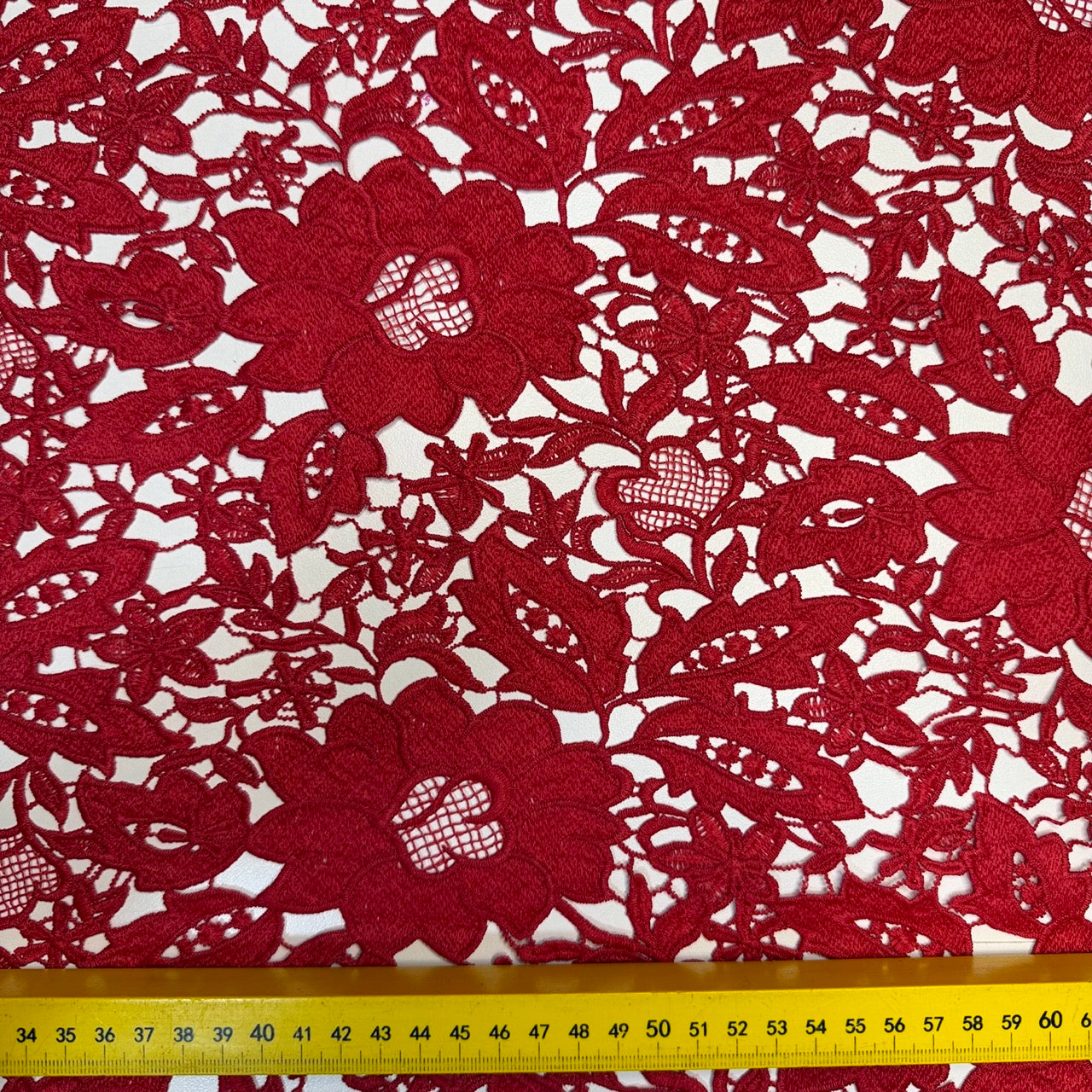 Tecido Guipir Floral Vazado Vermelho