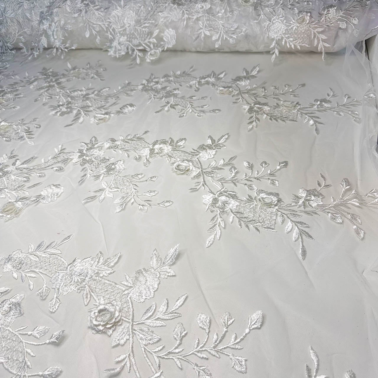 Tule Bordado London 3D - Branco Óptico