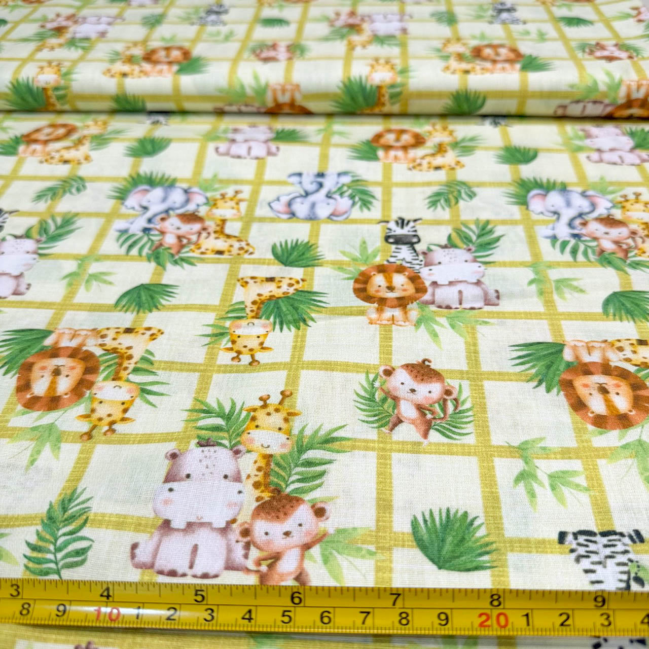 Tricoline Estampado Safari Fundo Verdinho