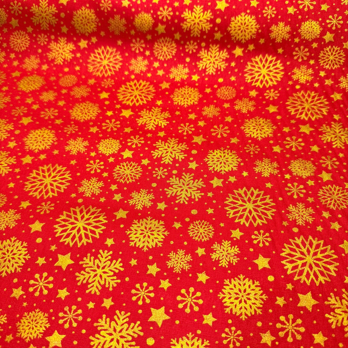 Tricoline Estampado Natal Flocos Fundo Vermelho