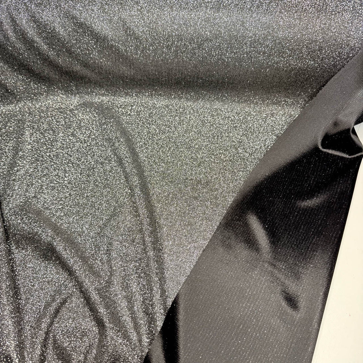 Malha Lurex Preto com Prata